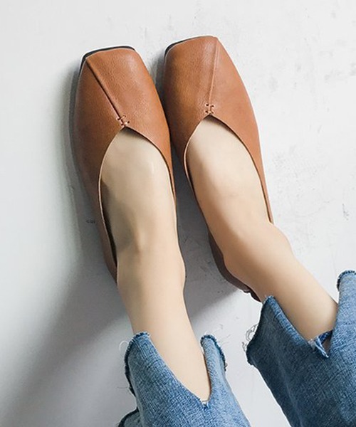 c.u.l（シーユーエル）の「Vカット フラットシューズ スクエアトゥ culs89（バレエシューズ・レディース・キャメル/ブラック/アイボリー・36/37/38/39）」の3枚目の写真