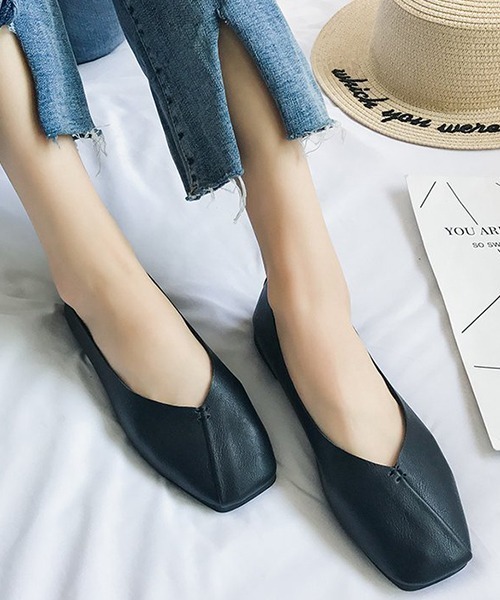 c.u.l（シーユーエル）の「Vカット フラットシューズ スクエアトゥ culs89（バレエシューズ・レディース・キャメル/ブラック/アイボリー・36/37/38/39）」の2枚目の写真