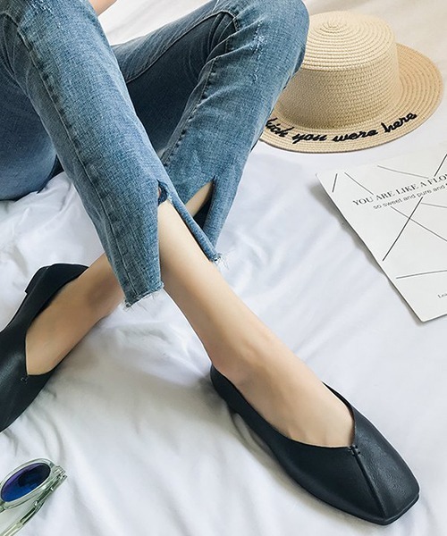 c.u.l（シーユーエル）の「Vカット フラットシューズ スクエアトゥ culs89（バレエシューズ・レディース・キャメル/ブラック/アイボリー・36/37/38/39）」の5枚目の写真