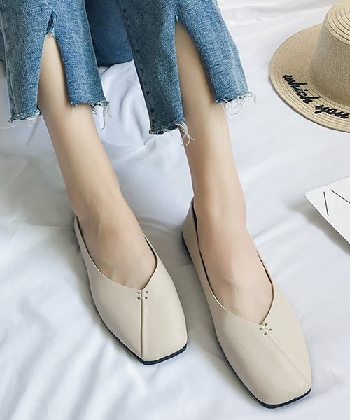 c.u.l（シーユーエル）の「Vカット フラットシューズ スクエアトゥ culs89（バレエシューズ・レディース・キャメル/ブラック/アイボリー・36/37/38/39）」の8枚目の写真