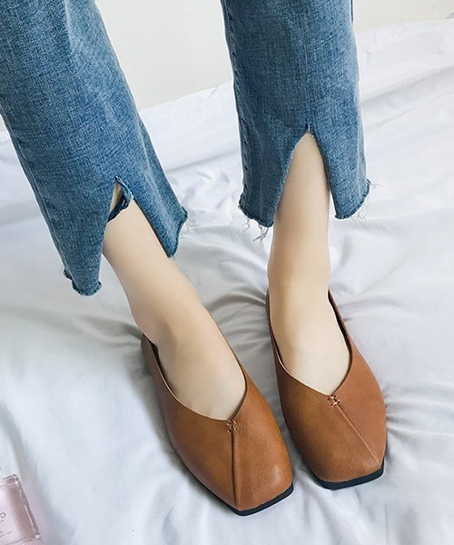 c.u.l（シーユーエル）の「Vカット フラットシューズ スクエアトゥ culs89（バレエシューズ・レディース・キャメル/ブラック/アイボリー・36/37/38/39）」の11枚目の写真