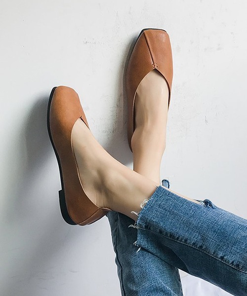 c.u.l（シーユーエル）の「Vカット フラットシューズ スクエアトゥ culs89（バレエシューズ・レディース・キャメル/ブラック/アイボリー・36/37/38/39）」の12枚目の写真