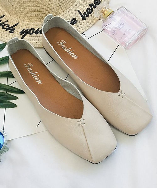 c.u.l（シーユーエル）の「Vカット フラットシューズ スクエアトゥ culs89（バレエシューズ・レディース・キャメル/ブラック/アイボリー・36/37/38/39）」の16枚目の写真