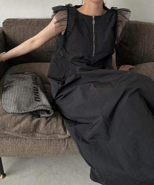 WILLFULLY（ウィルフリー）の「tulle frill no sleeve nylon zip OP（ワンピース・レディース・ブラック/サンドベージュ/チャコール・FREE）」の19枚目の写真