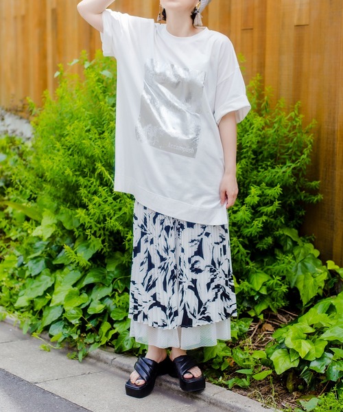 OSMOSIS（オズモーシス）の「箔プリントTシャツ（Tシャツ/カットソー・レディース・ホワイト/ライトグレー/ブラック・ONE SIZE）」の4枚目の写真