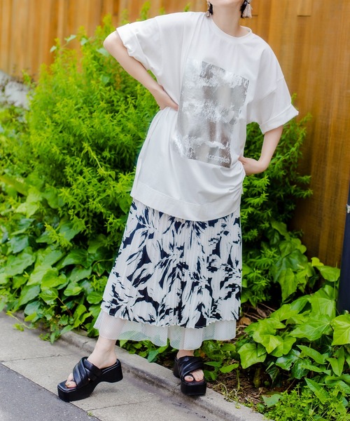 OSMOSIS（オズモーシス）の「箔プリントTシャツ（Tシャツ/カットソー・レディース・ホワイト/ライトグレー/ブラック・ONE SIZE）」の5枚目の写真