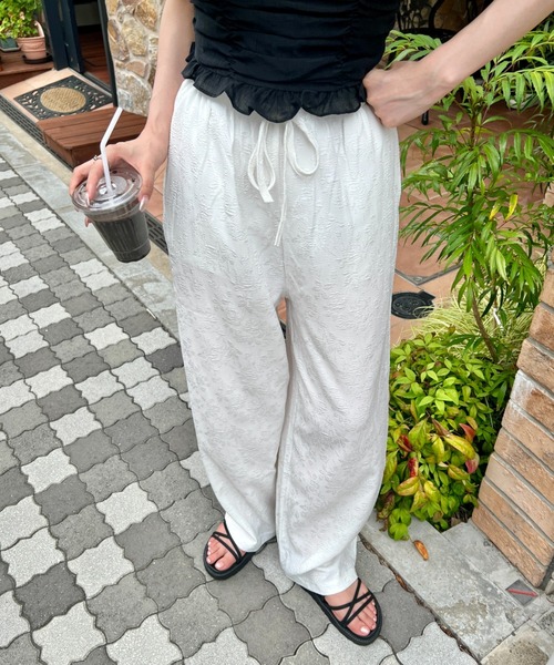 Loueme(ルエム)の「ローズジャガードワイドパンツ(その他パンツ・レディース・ホワイト/ライトブルー/ブラック・FREE)」の5枚目の写真