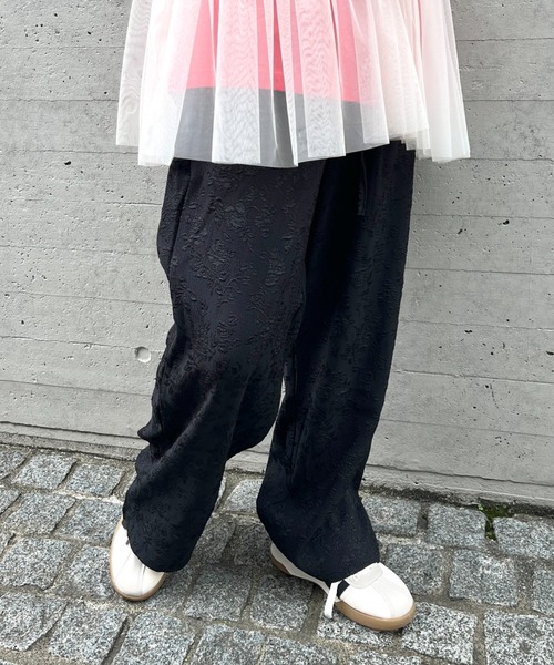 Loueme(ルエム)の「ローズジャガードワイドパンツ(その他パンツ・レディース・ホワイト/ライトブルー/ブラック・FREE)」の10枚目の写真