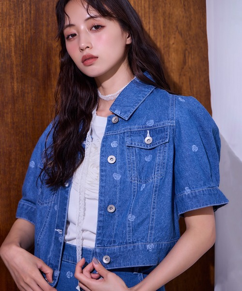 one after another NICE CLAUP(ワンアフターアナザーナイスクラップ)の「ショートデニムジャケット(デニムジャケット・レディース・ブラック/ブルー系その他/ブルー・FREE)」の3枚目の写真