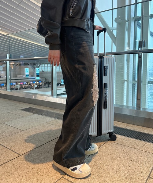 favclo.（ファブクロ）の「vintage like damage denim / ヴィンテージライクダメージデニム（デニムパンツ・レディース・ライトブルー/ブラック・LARGE/MEDIUM）」の12枚目の写真