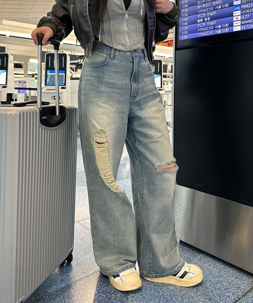 favclo.（ファブクロ）の「vintage like damage denim / ヴィンテージライクダメージデニム（デニムパンツ・レディース・ライトブルー/ブラック・LARGE/MEDIUM）」の5枚目の写真