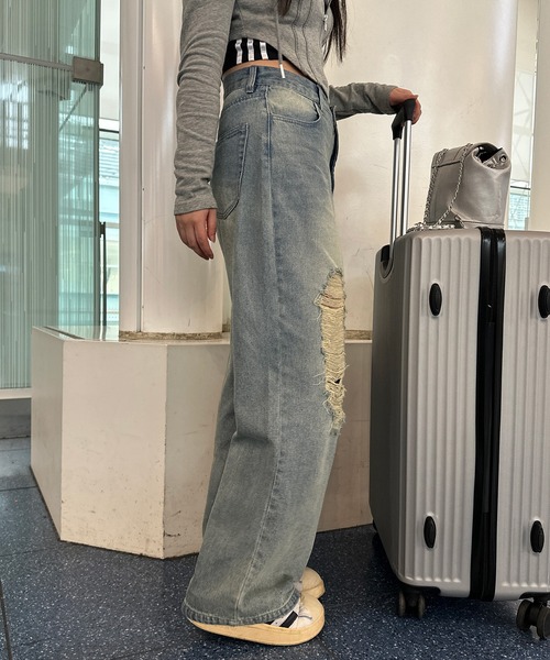 favclo.（ファブクロ）の「vintage like damage denim / ヴィンテージライクダメージデニム（デニムパンツ・レディース・ライトブルー/ブラック・LARGE/MEDIUM）」の18枚目の写真