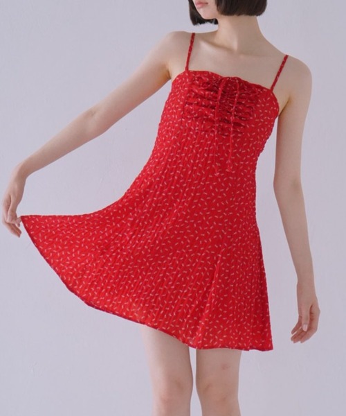 フローラル ミニワンピース キャミワンピ ミニドレス 小花柄 ギャザー シャーリング（ワンピース）｜Uenui（ウニュイ）