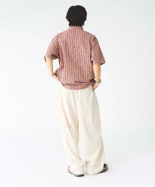 Adoon plain（アドーンプレーン）の「シアサッカーチェックシャツ（シャツ/ブラウス・メンズ・ベージュ/レッド・MEDIUM/LARGE）」の20枚目の写真