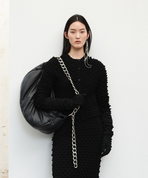 JNBY（ジェーエヌビーワイ）の「Three-dimensional Textured Cardigan（ニット/セーター・レディース・ピンク/ブラック/グレー・36/38/40）」の2枚目の写真