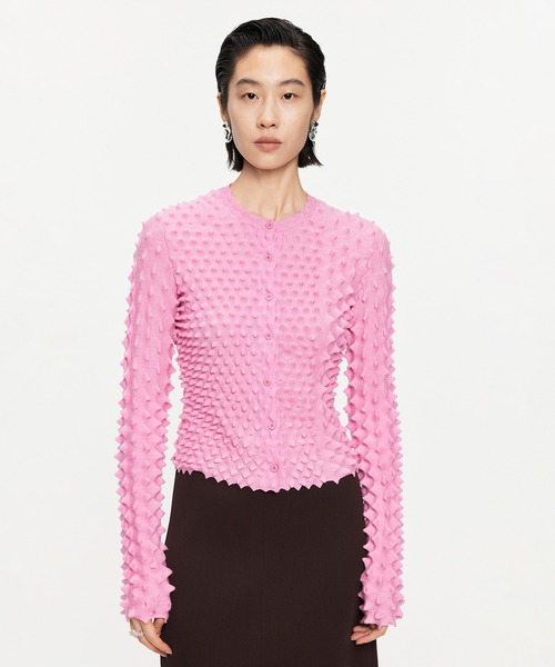 JNBY（ジェーエヌビーワイ）の「Three-dimensional Textured Cardigan（ニット/セーター・レディース・ピンク/ブラック/グレー・36/38/40）」の5枚目の写真