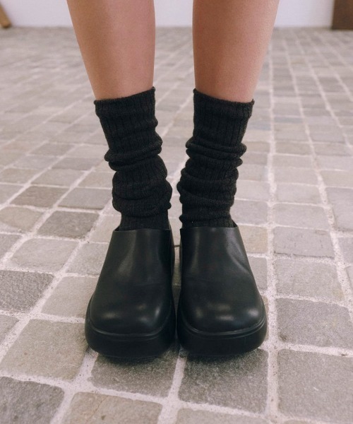 TODAYFUL(トゥデイフル)の「TODAYFUL Volume Sole Sabot 12421003(サンダル・レディース・ブラック・38/36/37)」の2枚目の写真