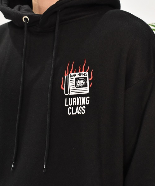 LURKING CLASS(ラーキングクラス)の「【ムラサキスポーツ限定】LURKING CLASS/ラーキングクラス プルオーバー/パーカー バックプリント ST24HUM02(パーカー・メンズ・ブラック/グレー・XL/L/M)」の8枚目の写真