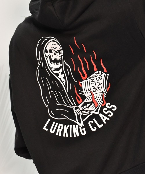 LURKING CLASS(ラーキングクラス)の「【ムラサキスポーツ限定】LURKING CLASS/ラーキングクラス プルオーバー/パーカー バックプリント ST24HUM02(パーカー・メンズ・ブラック/グレー・XL/L/M)」の10枚目の写真