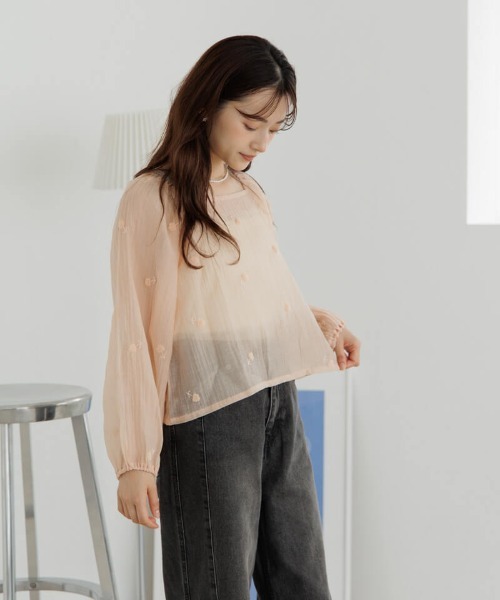 flower（フラワー）の「フラッフィーシアーブラウス（シャツ/ブラウス・レディース・ピンク/アイボリー・FREE）」の12枚目の写真