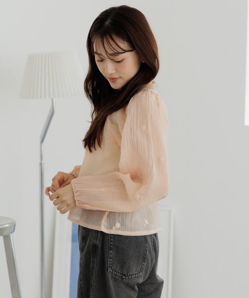 flower（フラワー）の「フラッフィーシアーブラウス（シャツ/ブラウス・レディース・ピンク/アイボリー・FREE）」の14枚目の写真