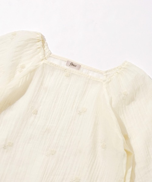 flower（フラワー）の「フラッフィーシアーブラウス（シャツ/ブラウス・レディース・ピンク/アイボリー・FREE）」の4枚目の写真