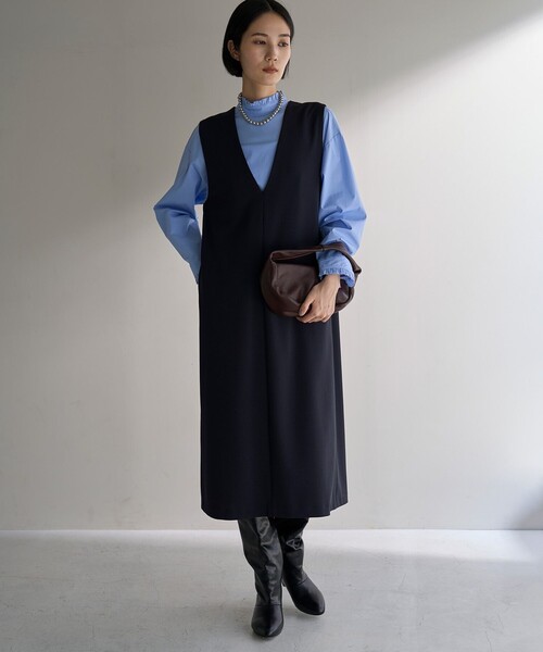 UNFILO（アンフィーロ）の「フリルネックシャツ（シャツ/ブラウス・レディース・サックスブルー系/ブラック系1/ホワイト系/スカイブルー系1・SMALL/MEDIUM/LARGE）」の10枚目の写真