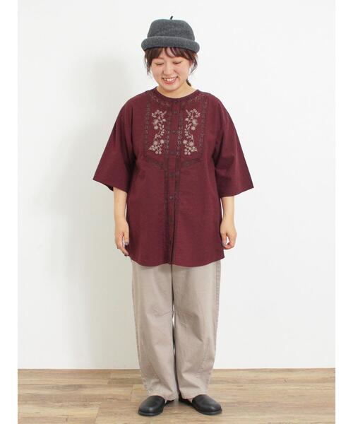 Samansa Mos2（サマンサ モスモス）の「胸元刺繍ブラウス
