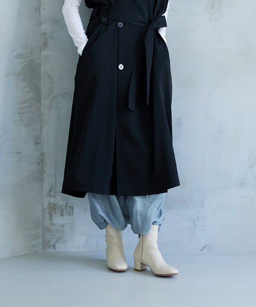 AcureZ(アキュアーズ)の「スッキリシルエットのプレーンデザイン「生活防水×スタイリッシュブーツ」(ブーツ・レディース・アイボリー/ブラック/ダークブラウン/ブラウン・22.5cm/23.0cm/23.5cm/24.0cm/24.5cm)」の5枚目の写真