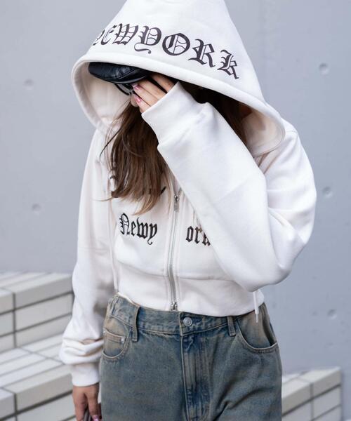 WEGO(ウィゴー)の「WEGO/グラフィック裏起毛ショートZIPパーカー(パーカー・レディース・ダークグレー/アイボリー・FREE)」の11枚目の写真