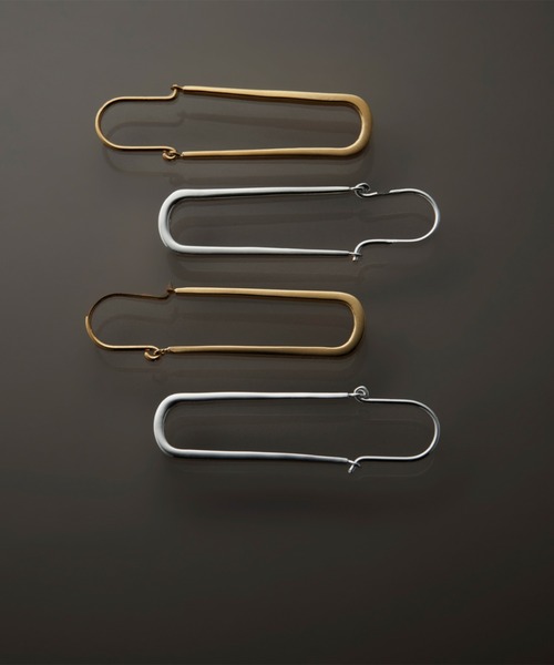 YArKA（ヤーカ）の「【YArKA/ヤーカ】rectangle without corners earing(pierce)[twrp4] /  丸み長方形ピアス（ピアス（両耳用）・レディース・ゴールド・FREE）」の2枚目の写真