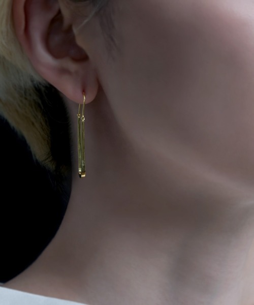 YArKA（ヤーカ）の「【YArKA/ヤーカ】rectangle without corners earing(pierce)[twrp4] /  丸み長方形ピアス（ピアス（両耳用）・レディース・ゴールド・FREE）」の9枚目の写真