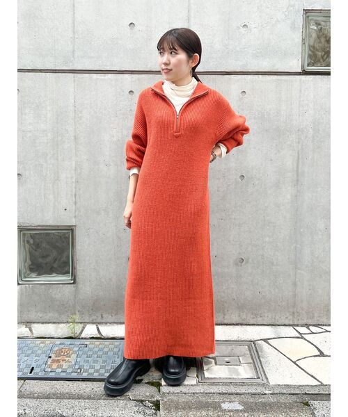 Ungrid(アングリッド)の「【WEB限定】ハイネックジップニットワンピース(ワンピース・レディース・オレンジ/ブラック/アイボリー・FREE)」の12枚目の写真