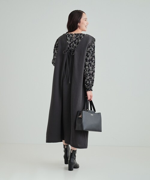 SHOO・LA・RUE（シューラルー）の「◆深Vですっきり見え 後ろリボン ジャンドレ（ワンピース・レディース・スミクロ/ブラック・04/03/02）」の4枚目の写真