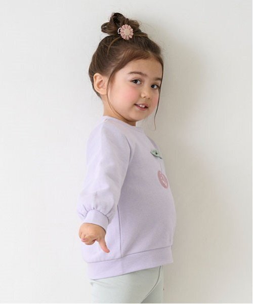 petit main（プティマイン）の「【リンク】キラキラモチーフトレーナー(キッズ)（スウェット・キッズ・アイボリー/ライトブルー/ラベンダー/チャコール・80ｃｍ/90cm/100cm/110cm/120cm/130cm）」の7枚目の写真