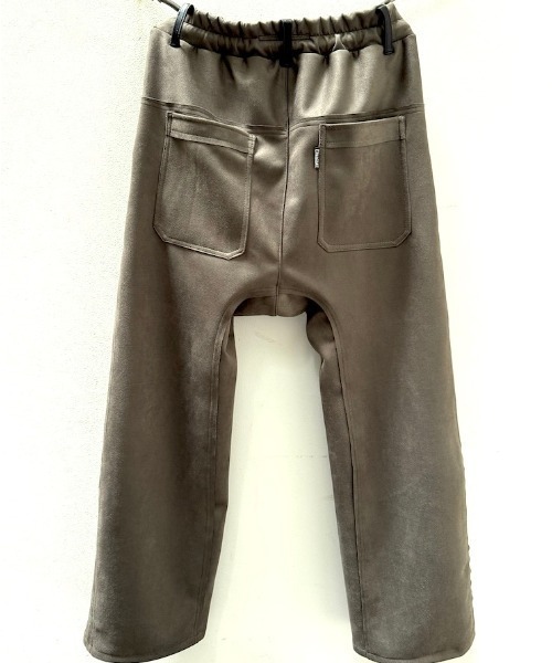 FranCisT_MOR.K.S.（フランシストモークス）の「FranCisT_MOR.K.S./フランシスト モークス/HI-TENSION FAKE SUEDE SARUEL WIDE PANTS/MB3107（その他パンツ・メンズ・ブラック/オフホワイト/オリーブ/ネイビー・2/3/4）」の17枚目の写真