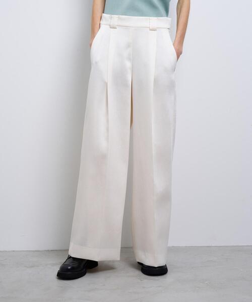 LANVIN en Bleu(ランバンオンブルー)の「シルキーダブルクロスストレートワイドパンツ(その他パンツ・レディース・オフホワイト/ブラック/ブルー系その他・38/36)」の2枚目の写真