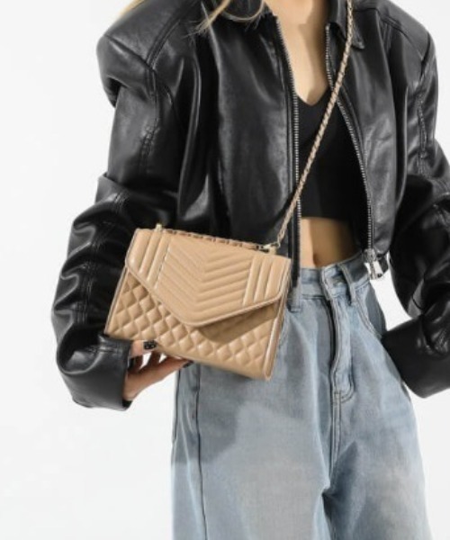 L LABEL（エルラベル）の「キルティングレターフラップショルダーバッグ（ショルダーバッグ・レディース・ベージュ/ホワイト/ブラウン/ブラック・FREE）」の4枚目の写真
