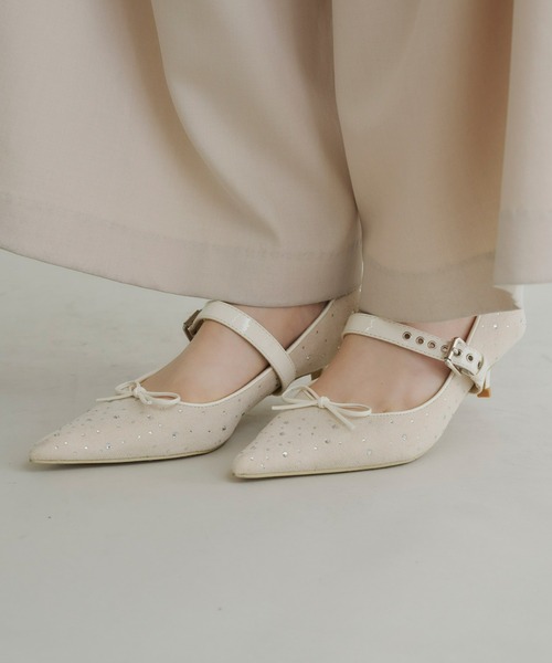 Olu.(オルドット)の「ラインストーンリボンパンプス(パンプス・レディース・ベージュ/ブラック・35/37/39)」の3枚目の写真