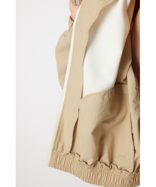 RODEO CROWNS WIDE BOWL（ロデオクラウンズワイドボウル）の「ナイロン×ジャージトラックジャケット（ナイロンジャケット・レディース・ベージュ系その他/レッド系その他/グリーン系その他/ブラック系その他・MEDIUM/LARGE）」の10枚目の写真