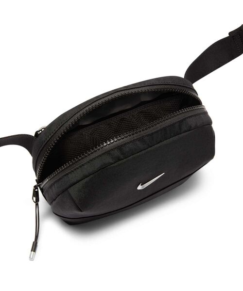 大人気 NIKE クロスボディバッグ (2L) 小物バッグにも 大人気 NIKE クロスボディバッグ (2L) 小物バッグにも (Nike