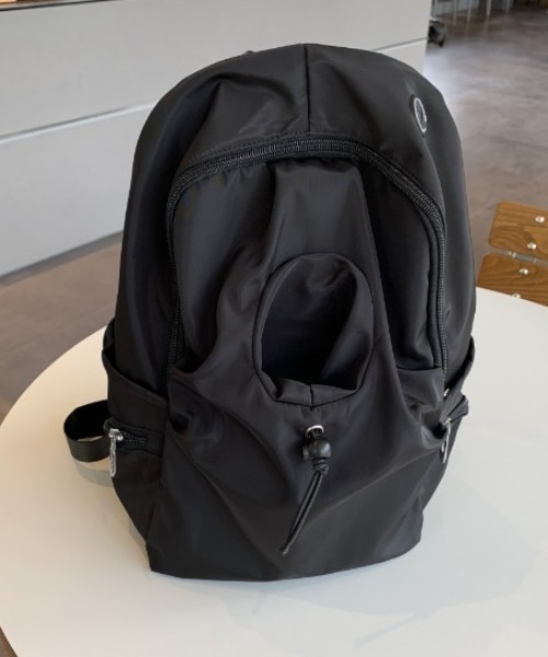 lilful(リルフル)の「【大容量/A4収納可能】ドロスト付き マルチポケットバックパック シンプルリュック(バックパック/リュック・レディース・ブラック・F)」の13枚目の写真
