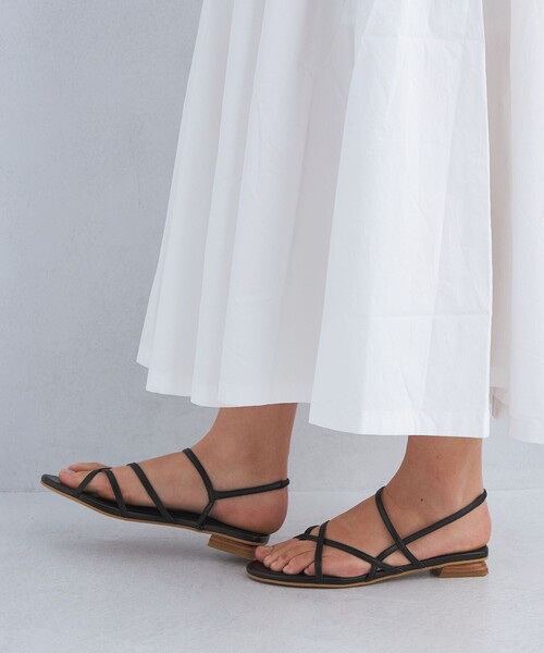 green label relaxing（グリーンレーベルリラクシング）の「ナロウベルト トングサンダル（2.5cmヒール）（サンダル・レディース・ブラック/レッド/ゴールド・S/M/L/XL）」の4枚目の写真