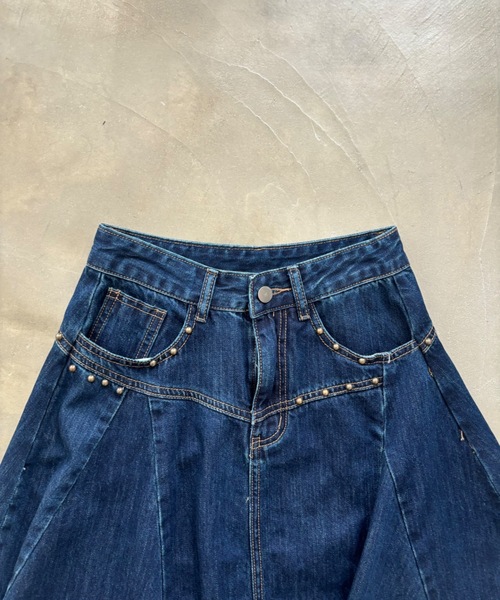 SHAGGIE（シャギー）の「スタッズ付きカットオフミディスカート（デニムスカート・レディース・ブルー/ネイビー・FREE）」の6枚目の写真