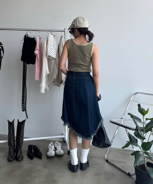 SHAGGIE（シャギー）の「スタッズ付きカットオフミディスカート（デニムスカート・レディース・ブルー/ネイビー・FREE）」の8枚目の写真