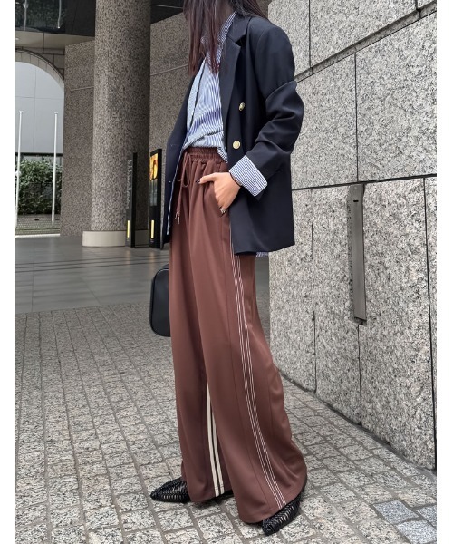 Re:EDIT（リエディ）の「[2025SS COLLECTION]2WAYストレッチミックスツイル袖ファスナー付き金釦テーラードジャケット（テーラードジャケット・レディース・ネイビー/ブラック/グレイッシュベージュ/ブラウン・MEDIUM/LARGE）」の19枚目の写真