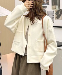 シンプルデザインノーカラージャケット