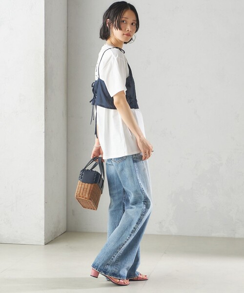 upperhights(アッパーハイツ)の「【SHIPS別注】upper hights:FLARE DENIM(デニムパンツ・レディース・ブルー・23/24/25/26)」の3枚目の写真