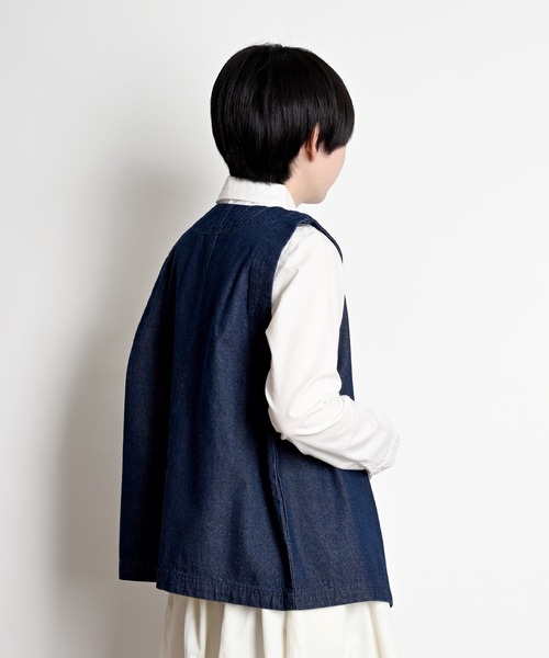 MARAI(マーライ)の「前開きボタン デニムベスト(ベスト・レディース・ブルー/ベージュ/ネイビー・フリー)」の14枚目の写真