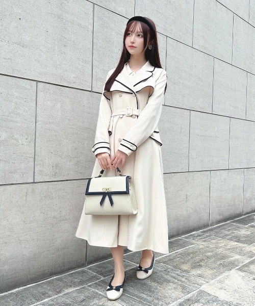 an another angelus（アンアナザーアンジェラス）の「クロスタイデザインバッグ/ fint　フィント（ハンドバッグ・レディース・ホワイト×ネイビー/ブラック×ホワイト・FREE）」の12枚目の写真